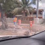 hombre critica rompan
